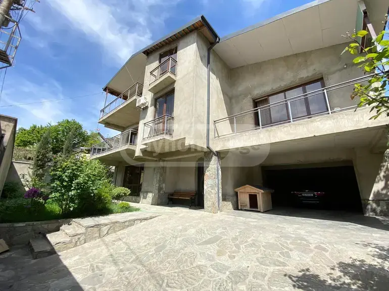 10+ Room Private House For Sale In Ortachala view 2