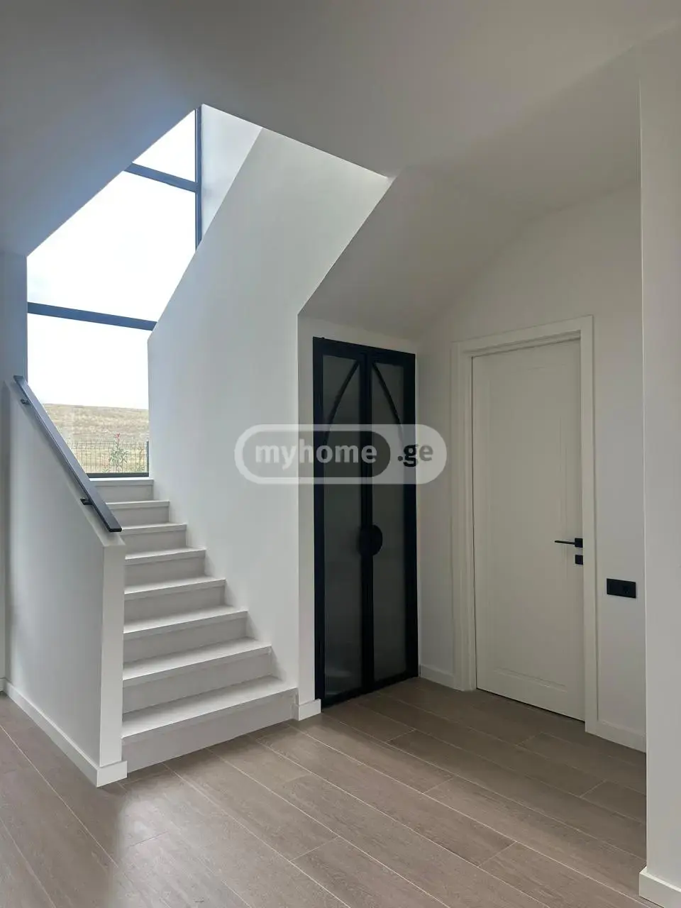 7 Room Private House For Rent In Sololaki view 2