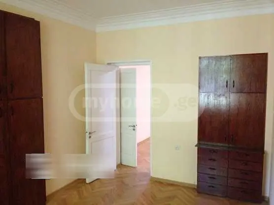 5 Room Apartment For Sale view 3