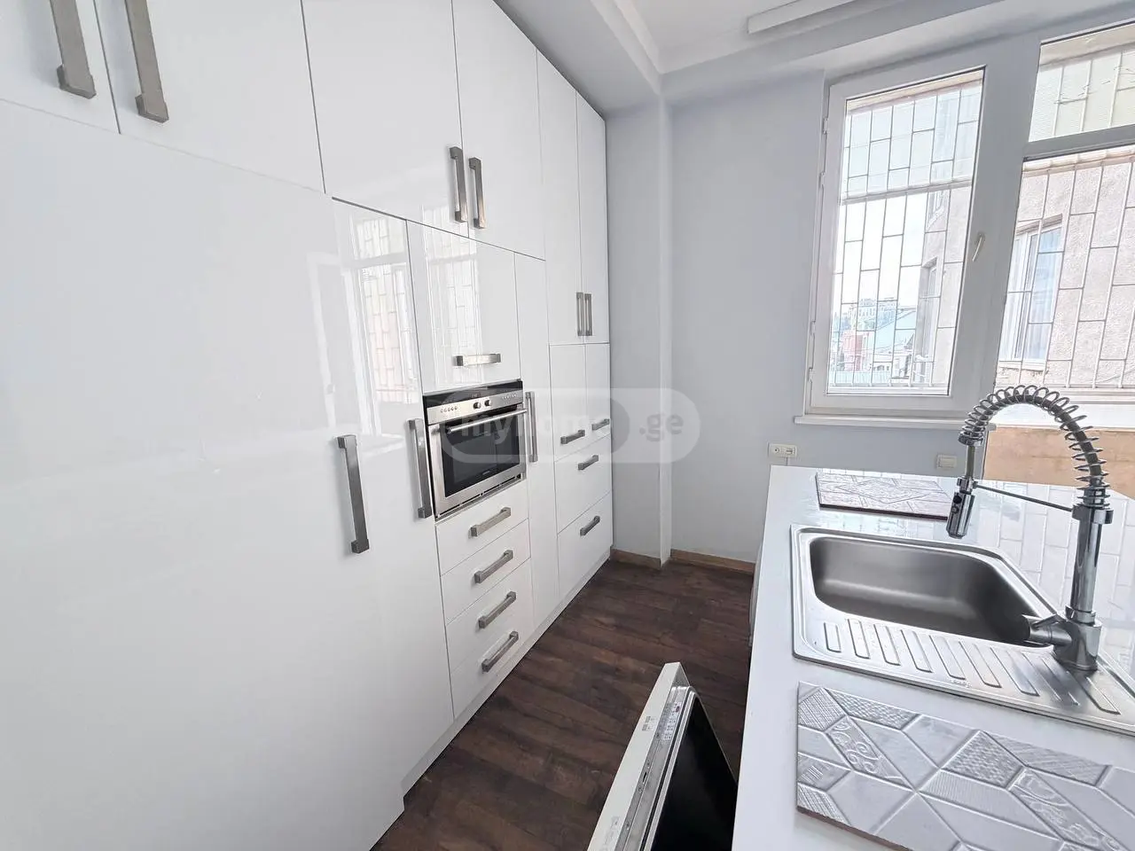 4 Room Apartment For Rent In Vera view 6