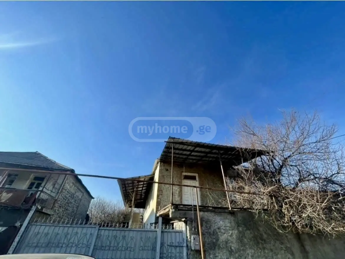 6 Room Private House For Sale view 1