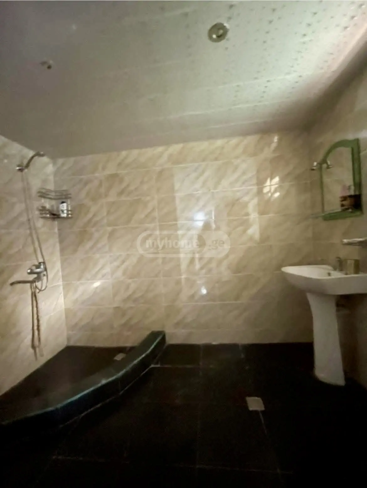 6 Room Private House For Sale view 4