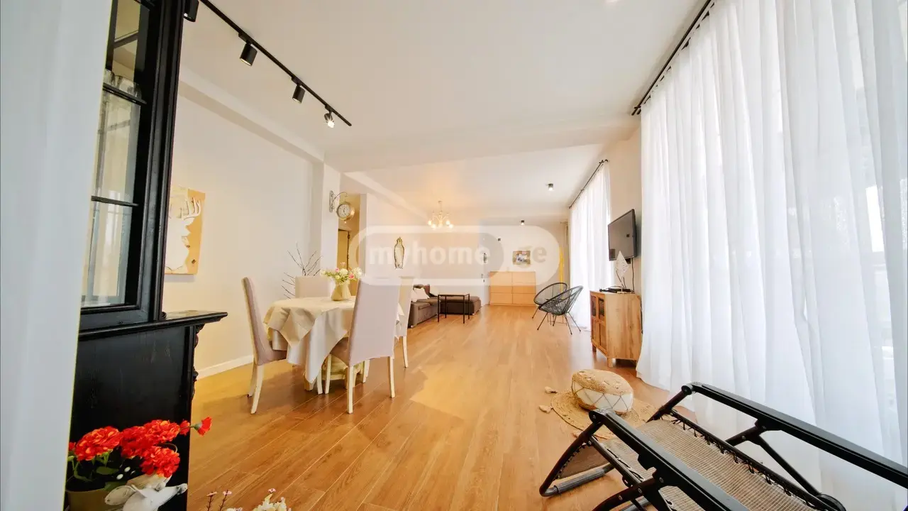 5 Room Private House For Sale view 4