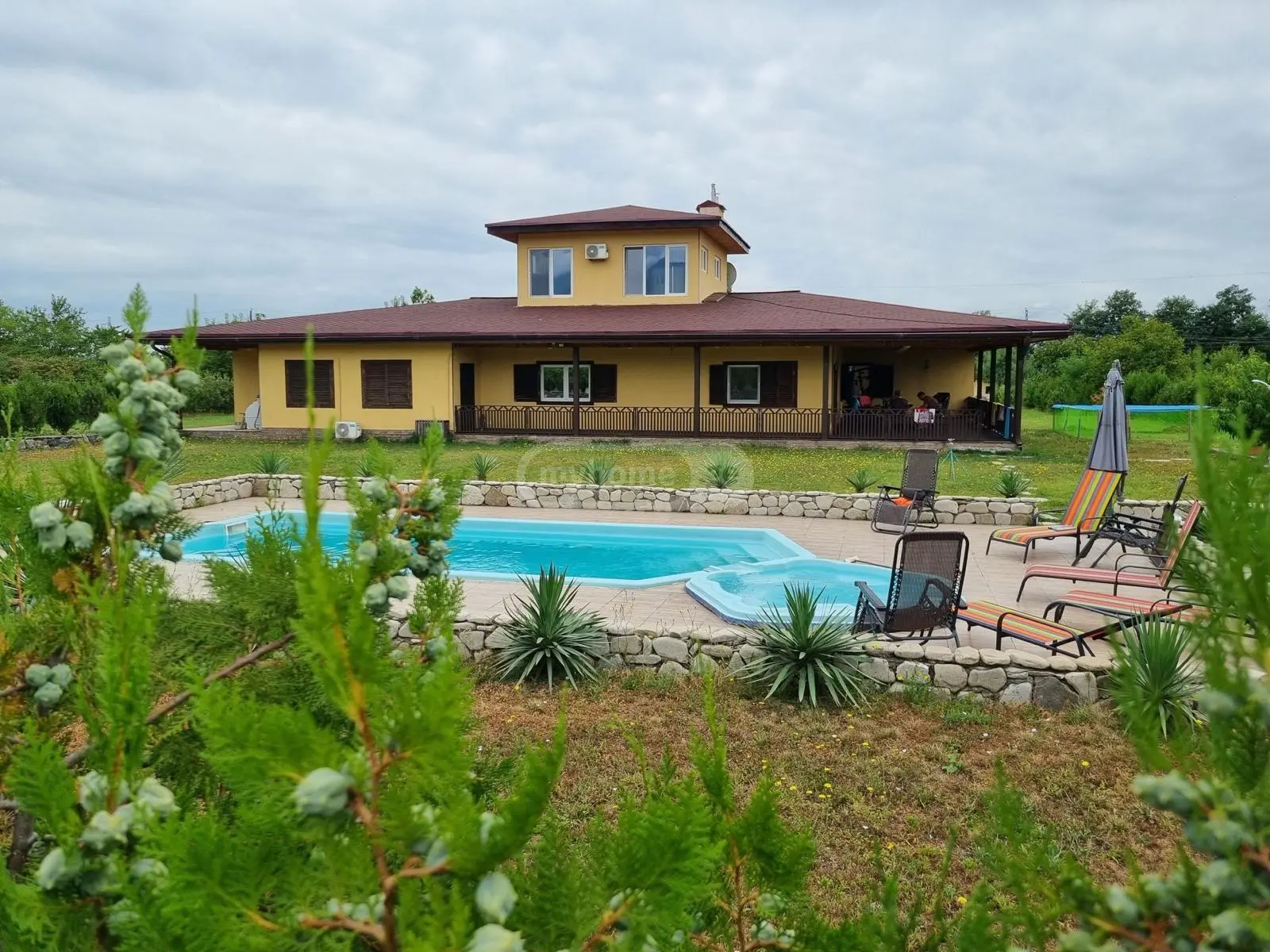 7 Room Private House For Sale view 1
