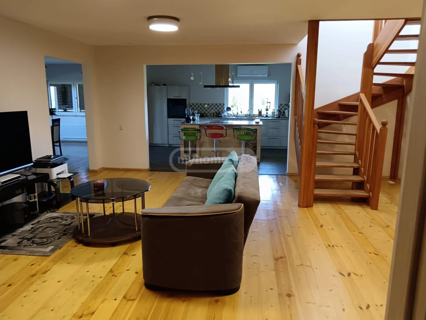 7 Room Private House For Sale view 16