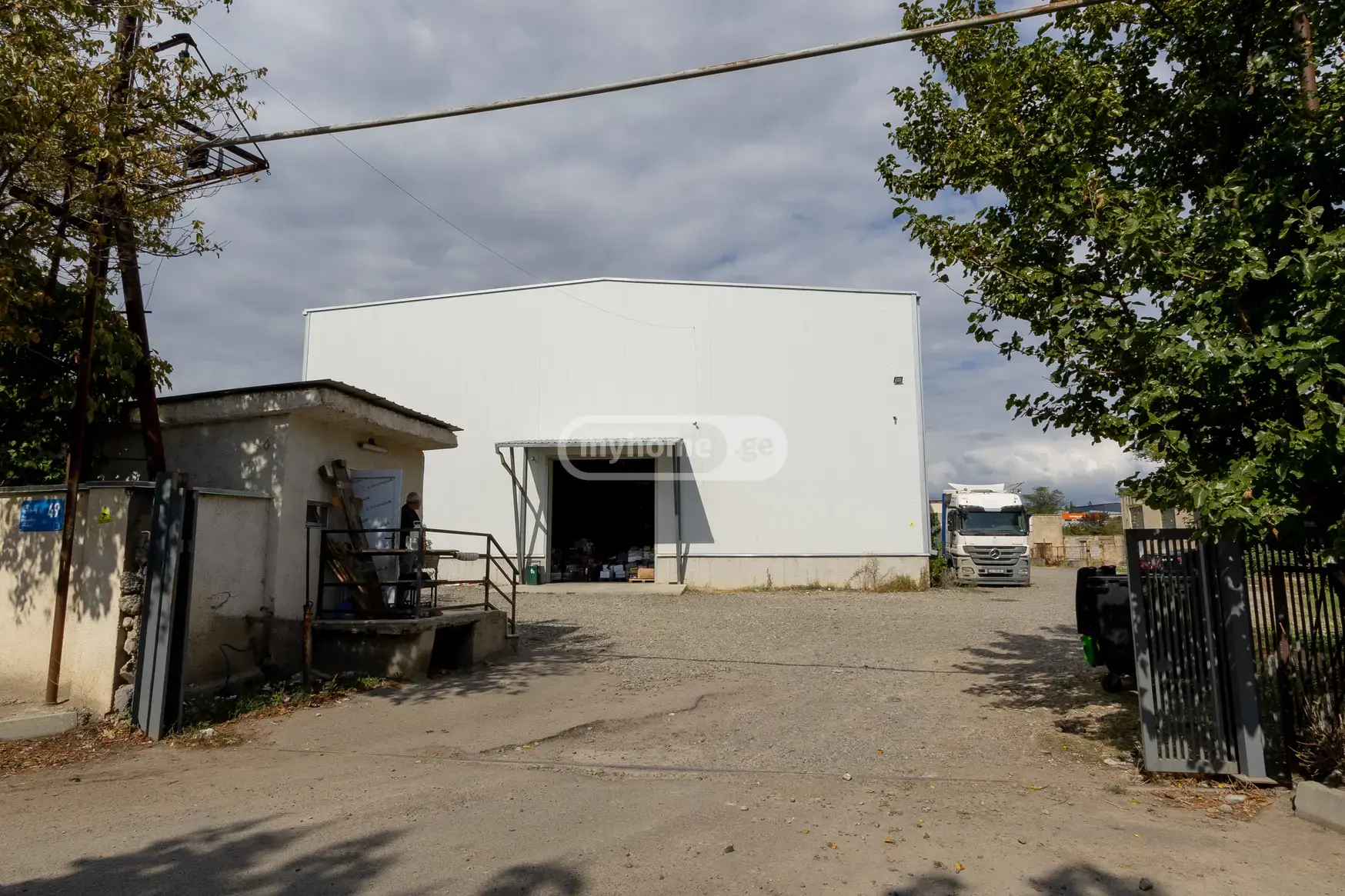 Warehousing Commercial Area For Rent In Lilo view 3