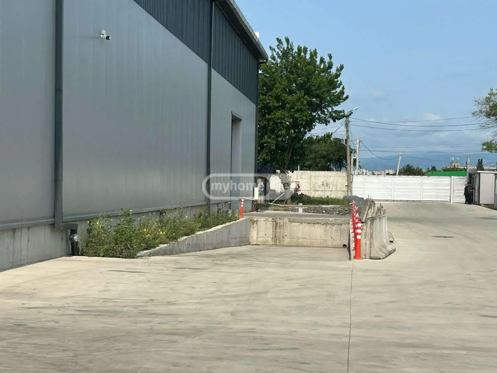 Warehousing Commercial Area For Rent In Lilo view 5