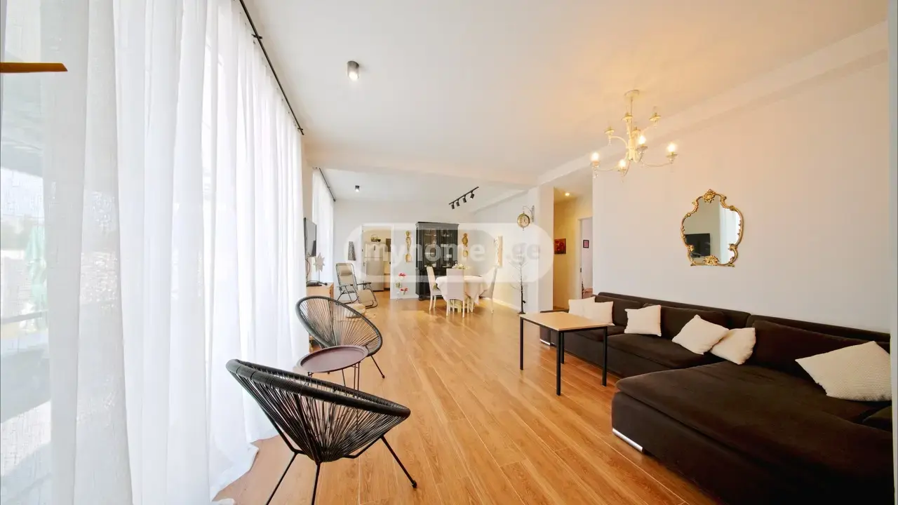 5 Room Private House For Sale view 1