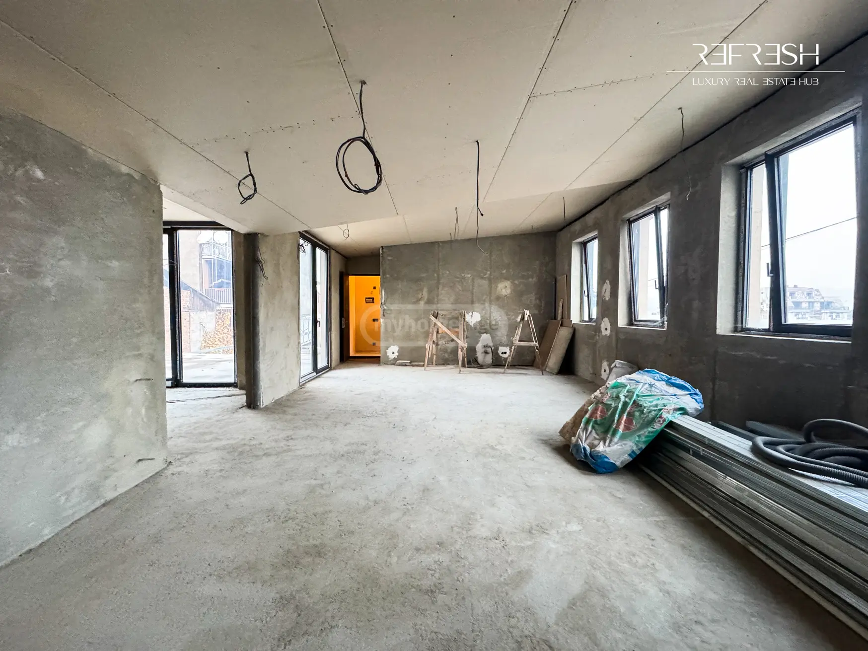 Full Building Commercial Area For Sale In Vera view 8