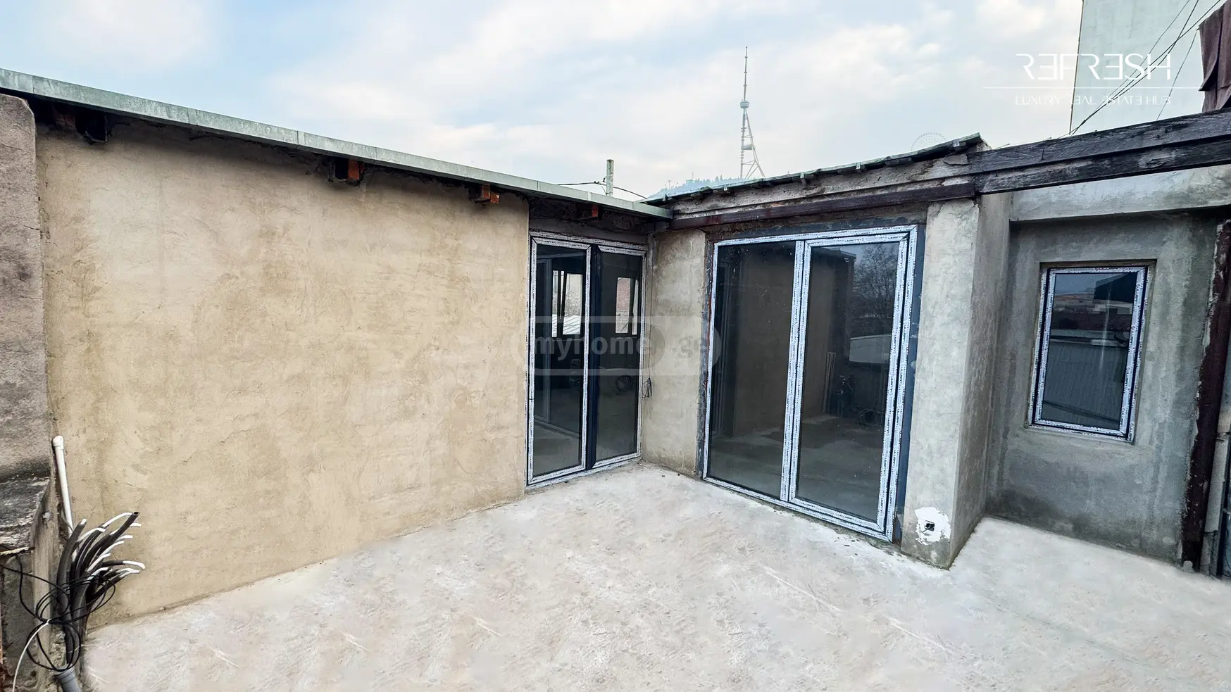 Full Building Commercial Area For Sale In Vera view 13