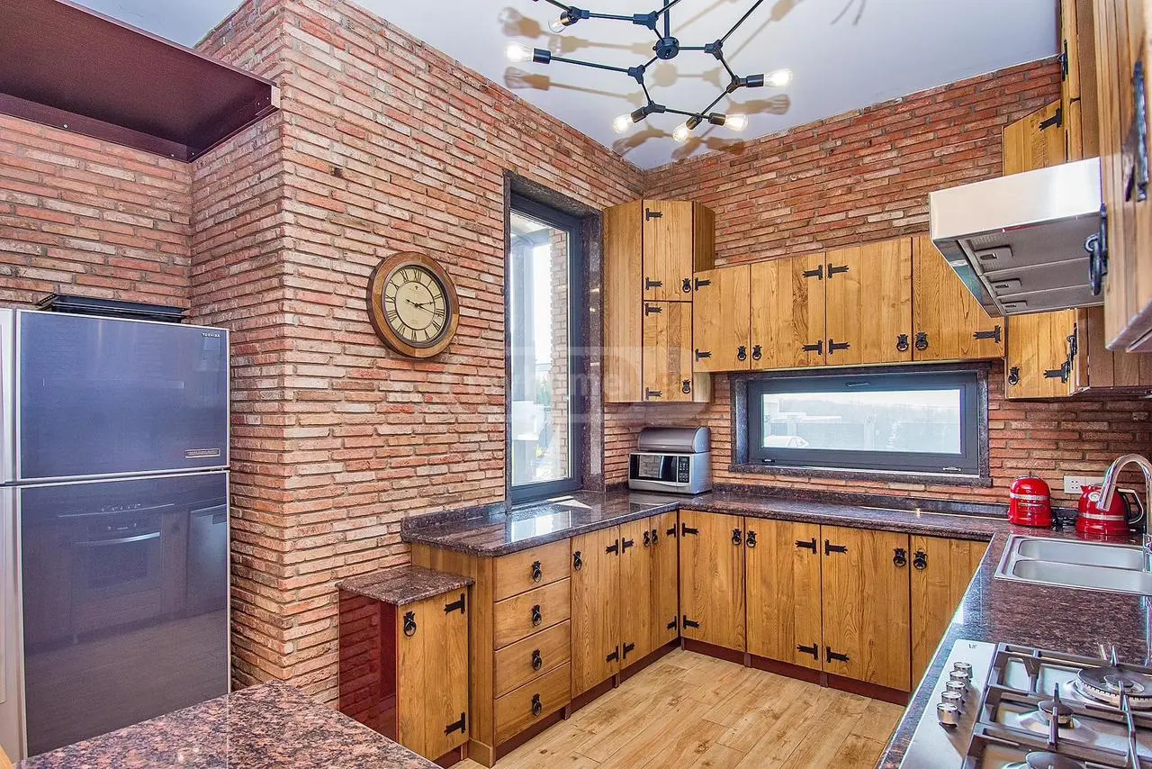 7 Room Country House For Rent In Saguramo, In Mtskheta Municipality view 9