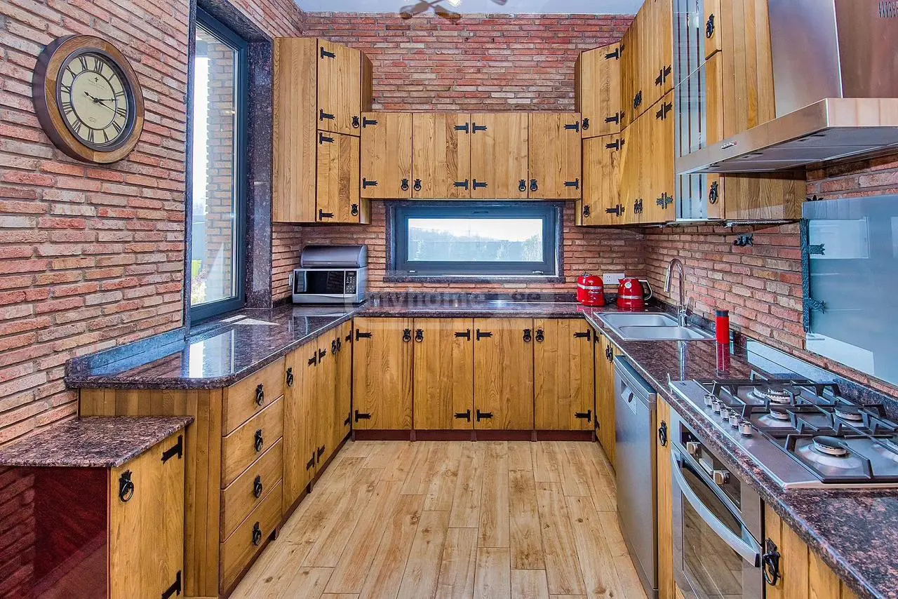 7 Room Country House For Rent In Saguramo, In Mtskheta Municipality view 10