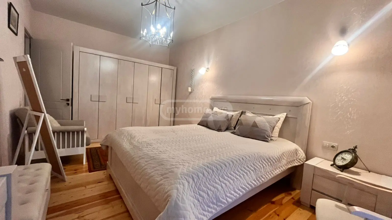 3 Room Private House For Rent In Vake view 8