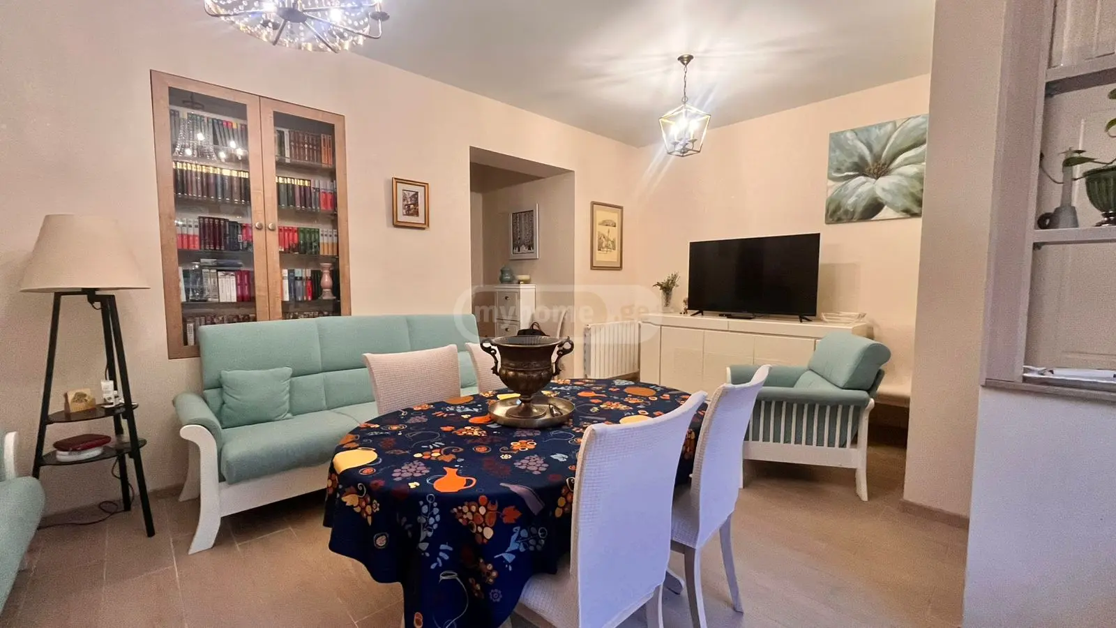 3 Room Private House For Rent In Vake view 2