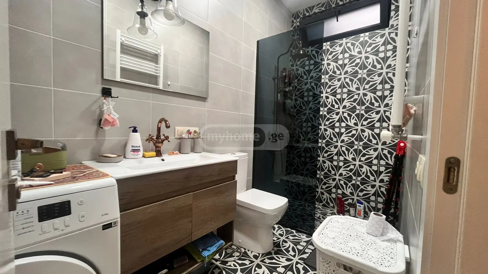 3 Room Private House For Rent In Vake view 11
