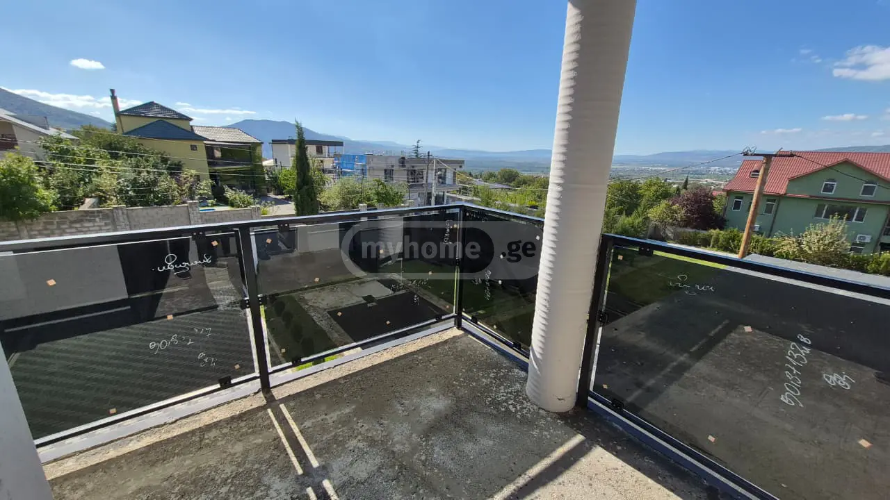 6 Room Country House For Sale view 12