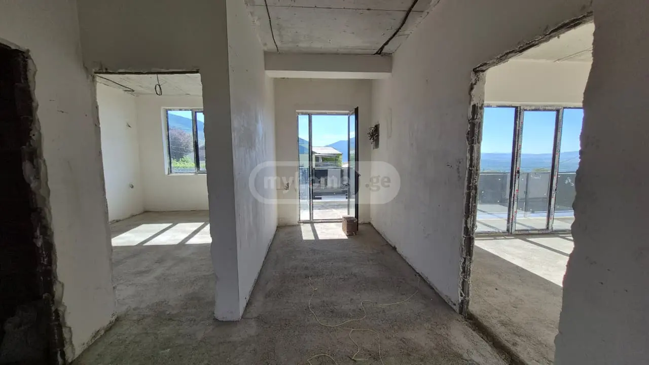 6 Room Country House For Sale view 10