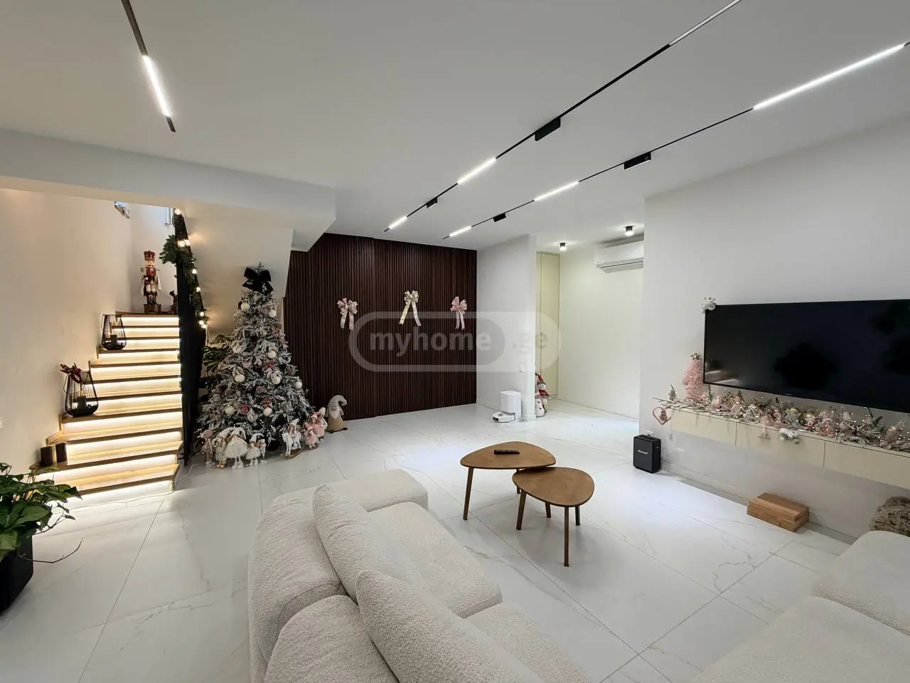 5 Room Private House For Rent In Krtsanisi view 3