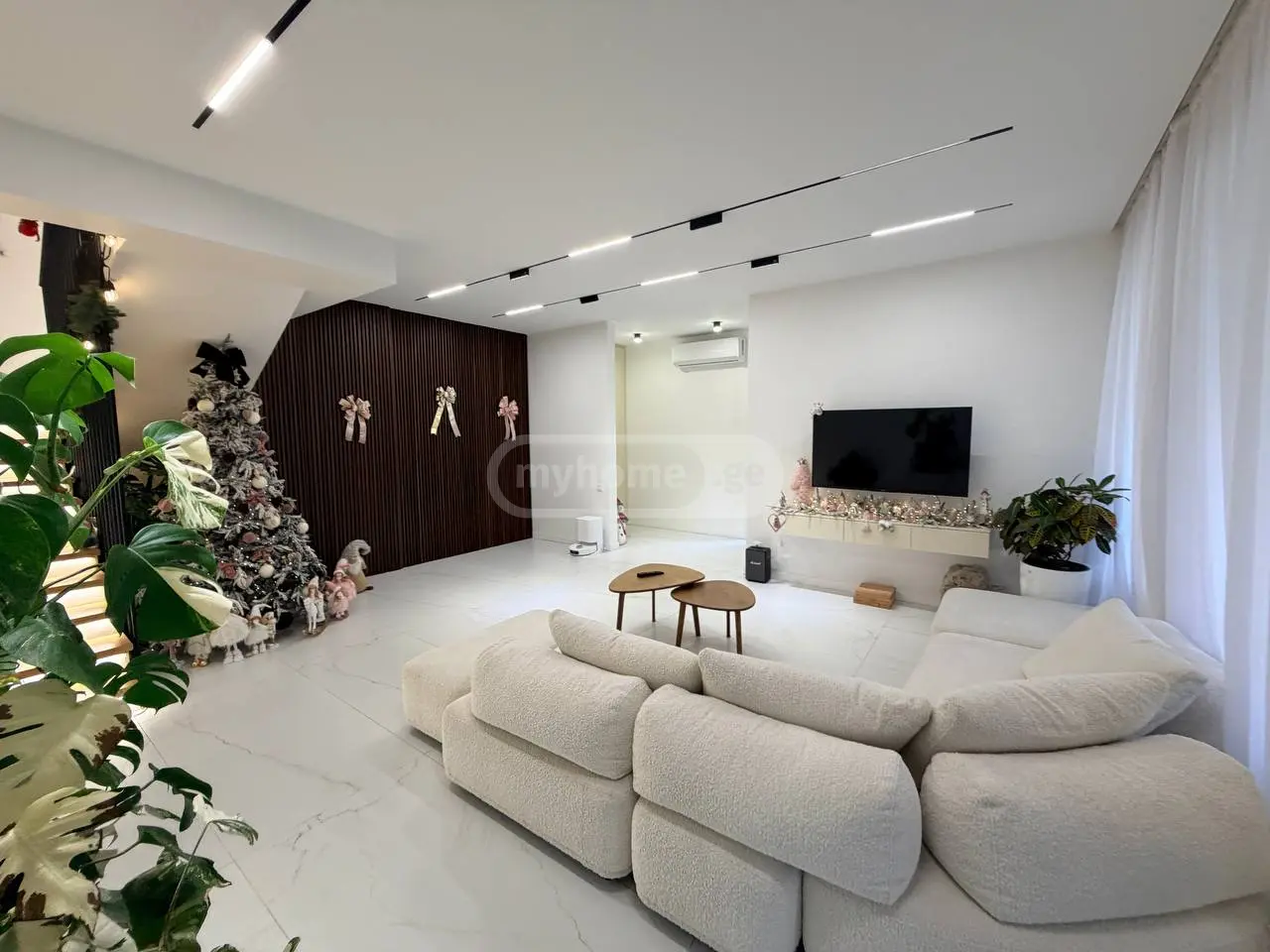5 Room Private House For Rent In Krtsanisi view 1