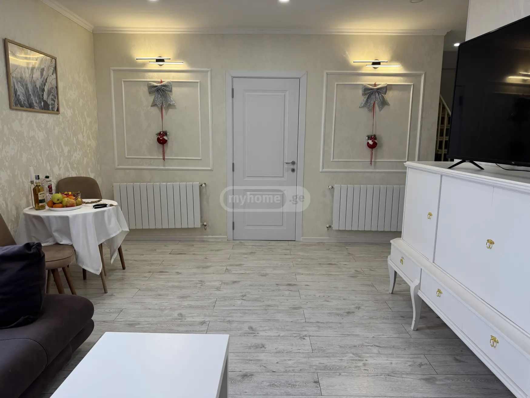6 Room Private House For Sale view 2