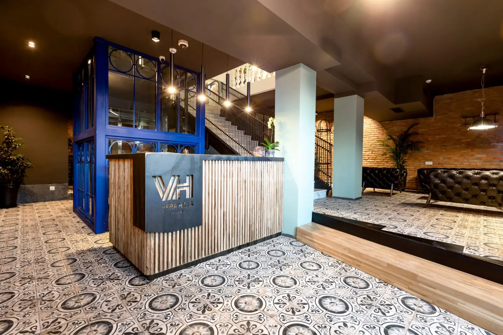 10+ Room Hotel For Sale In Vera view 1