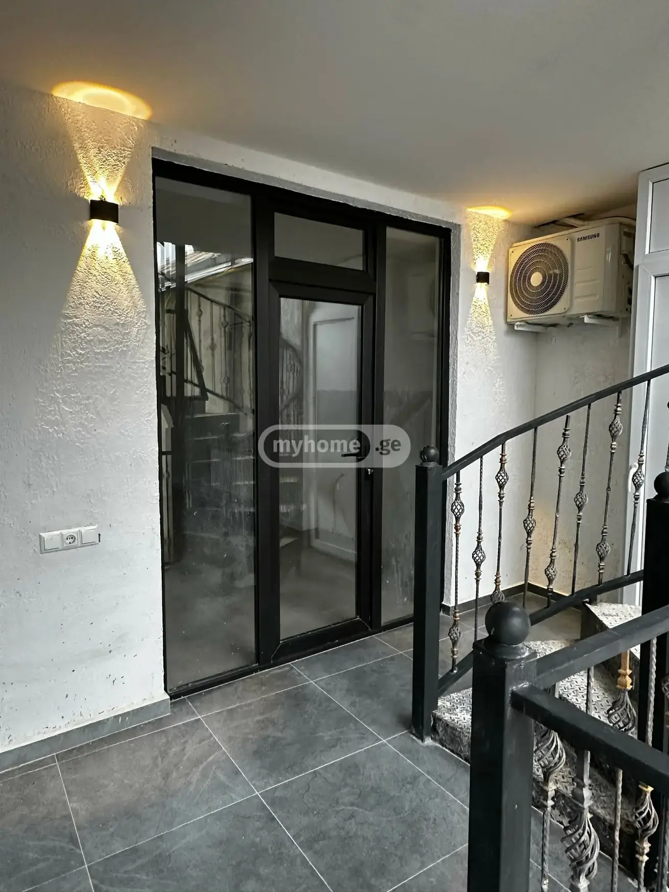 10+ Room Private House For Rent In Avlabari view 4