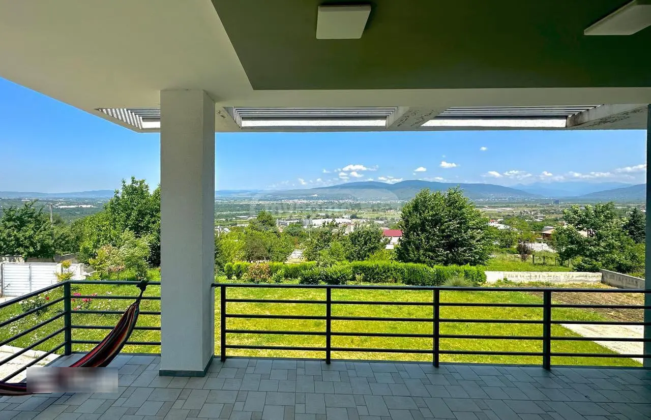 7 Room Country House For Rent In Saguramo, In Mtskheta Municipality view 2
