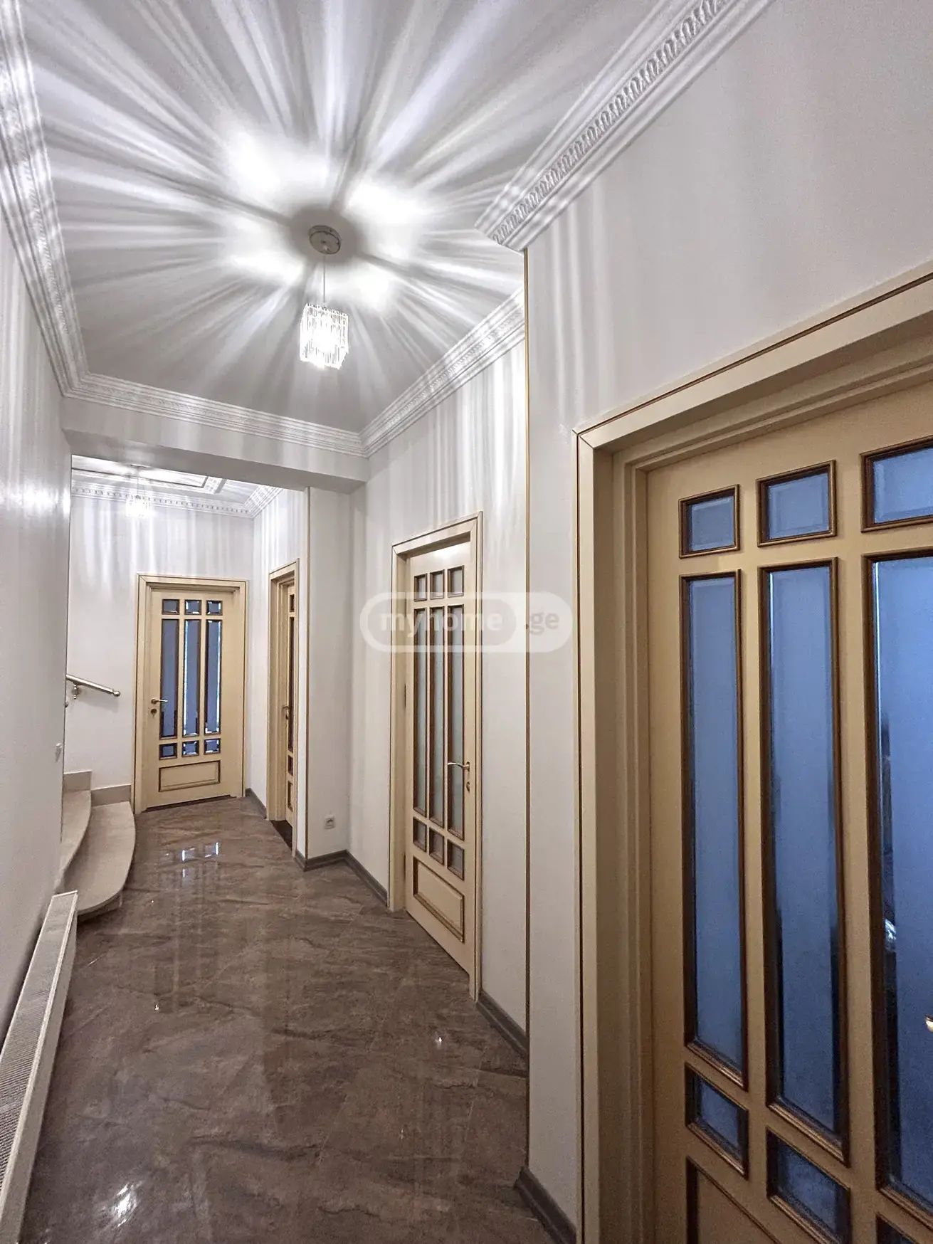 6 Room Private House For Rent In Mtatsminda view 4