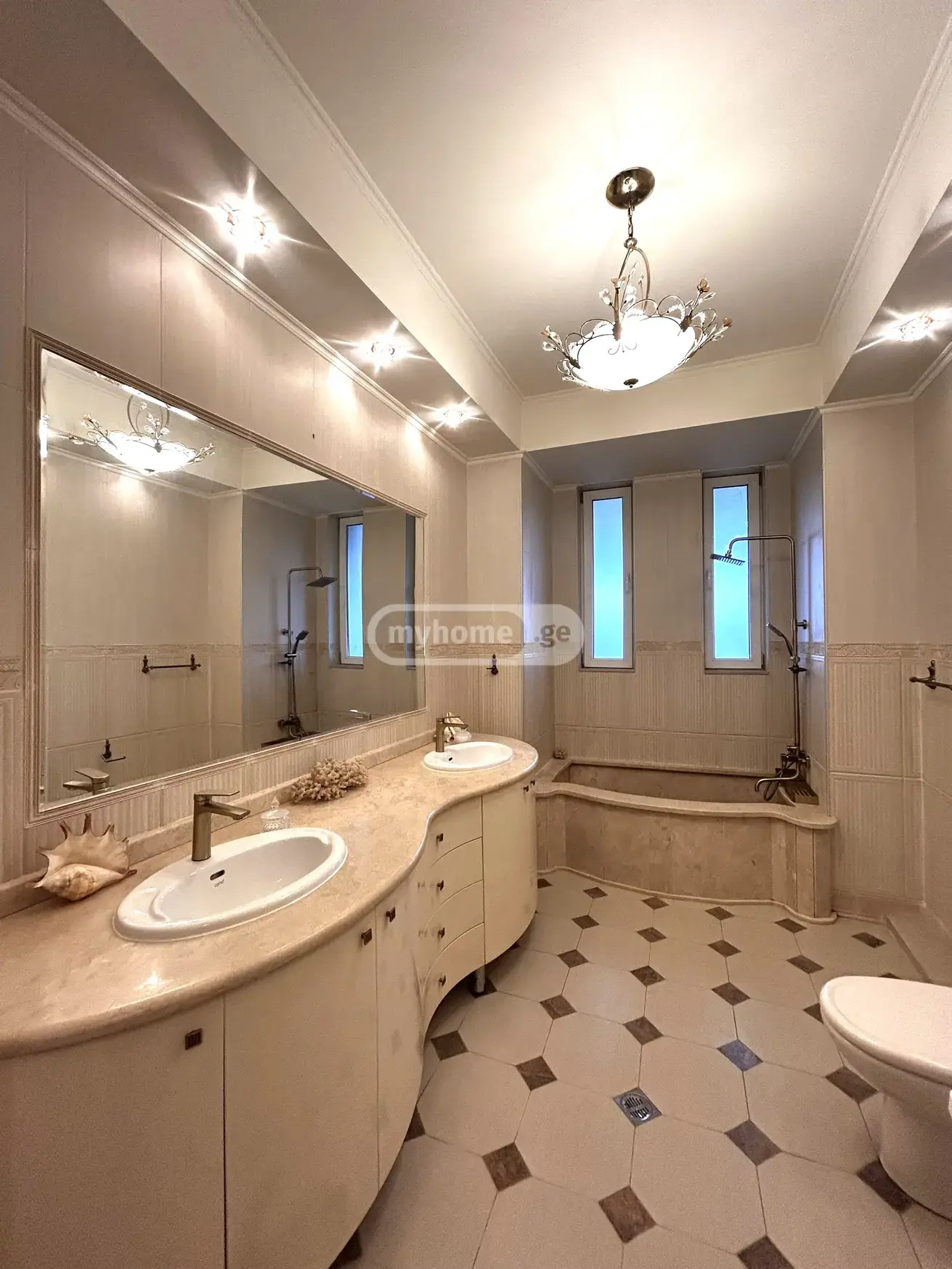 6 Room Private House For Rent In Mtatsminda view 5