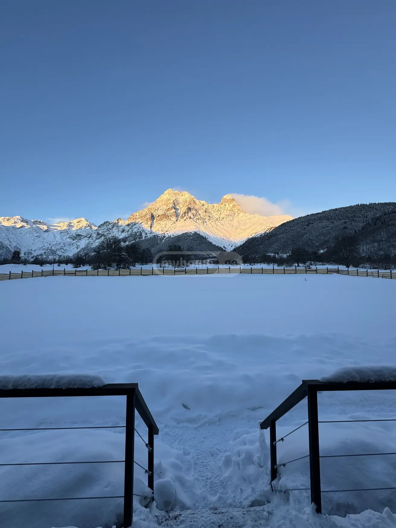 3 Room Apartment Daily Rent In Mestia view 5