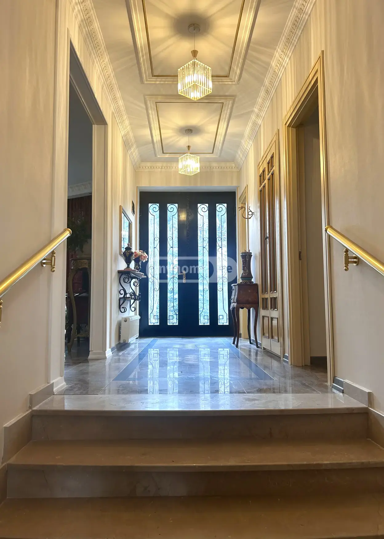6 Room Private House For Rent In Mtatsminda view 3