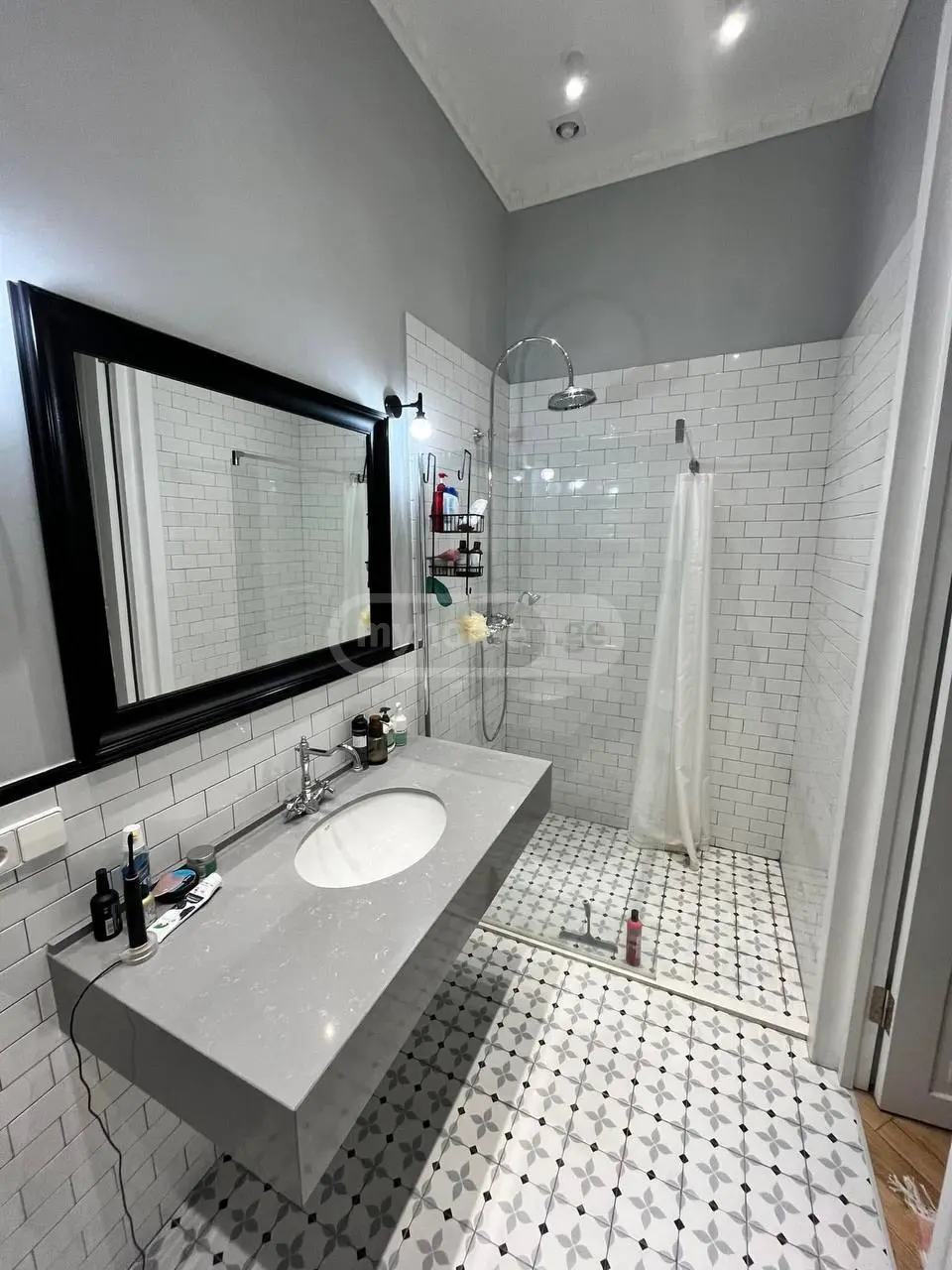 2 Room Apartment For Rent In Vera view 10