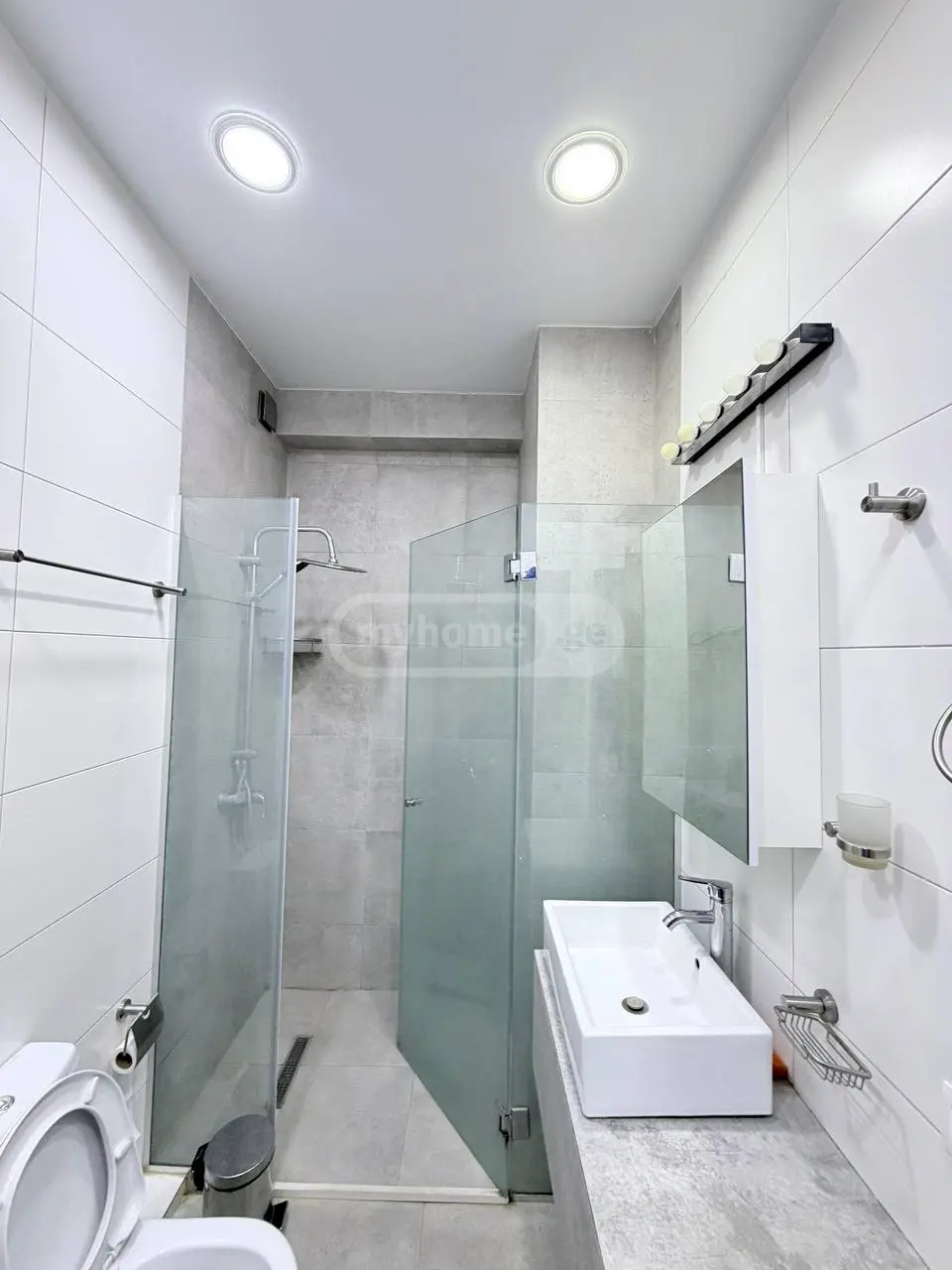 2 Room Apartment For Rent In Vera view 5