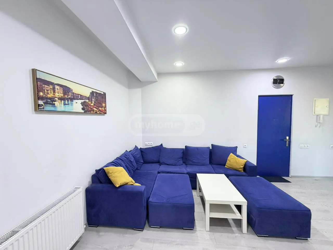 2 Room Apartment For Rent In Vera view 9