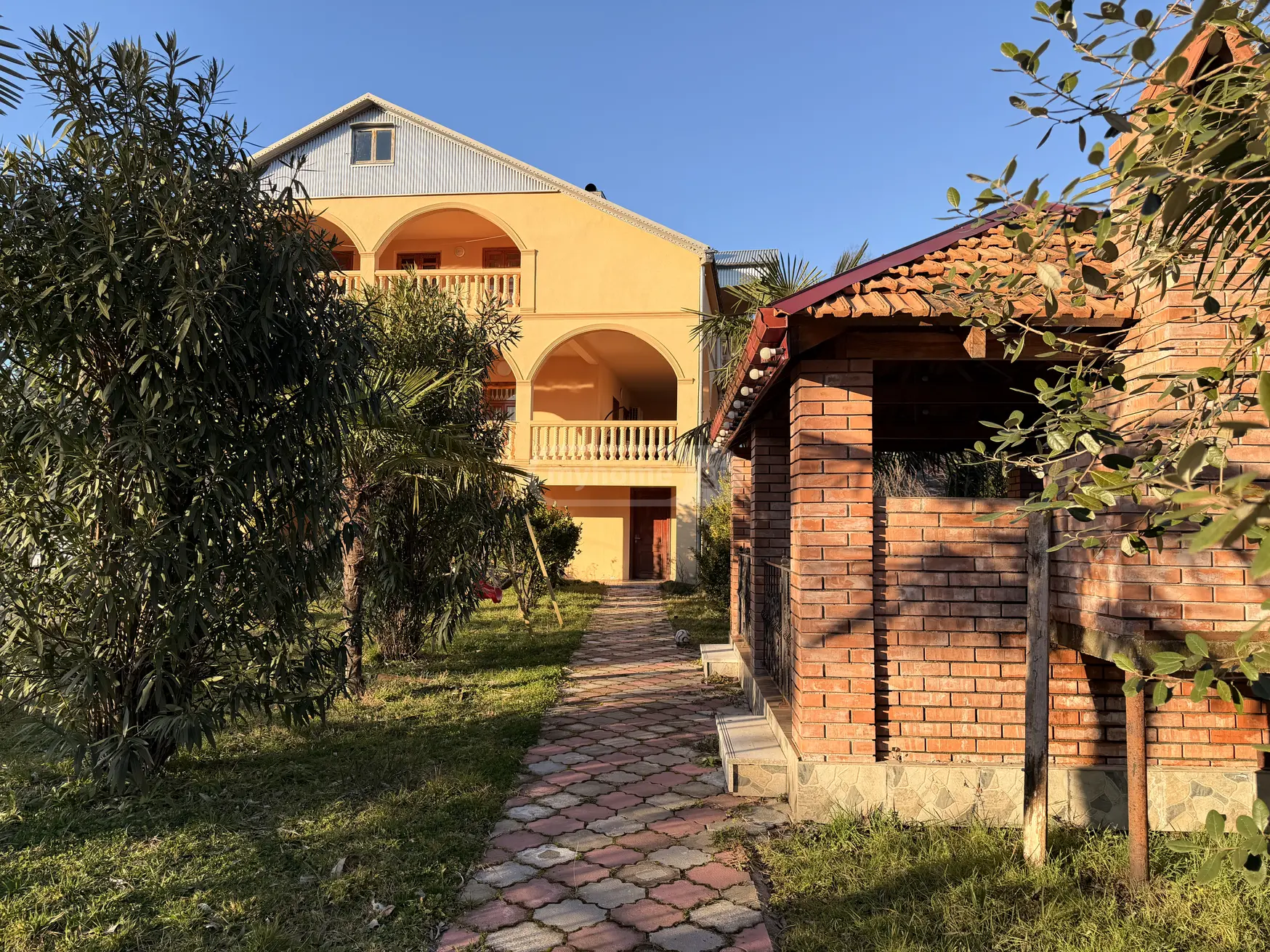 9 Room Private House For Sale view 1
