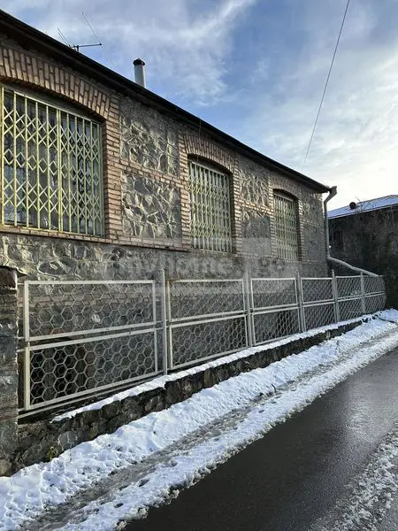 6 Room Private House For Sale view 2