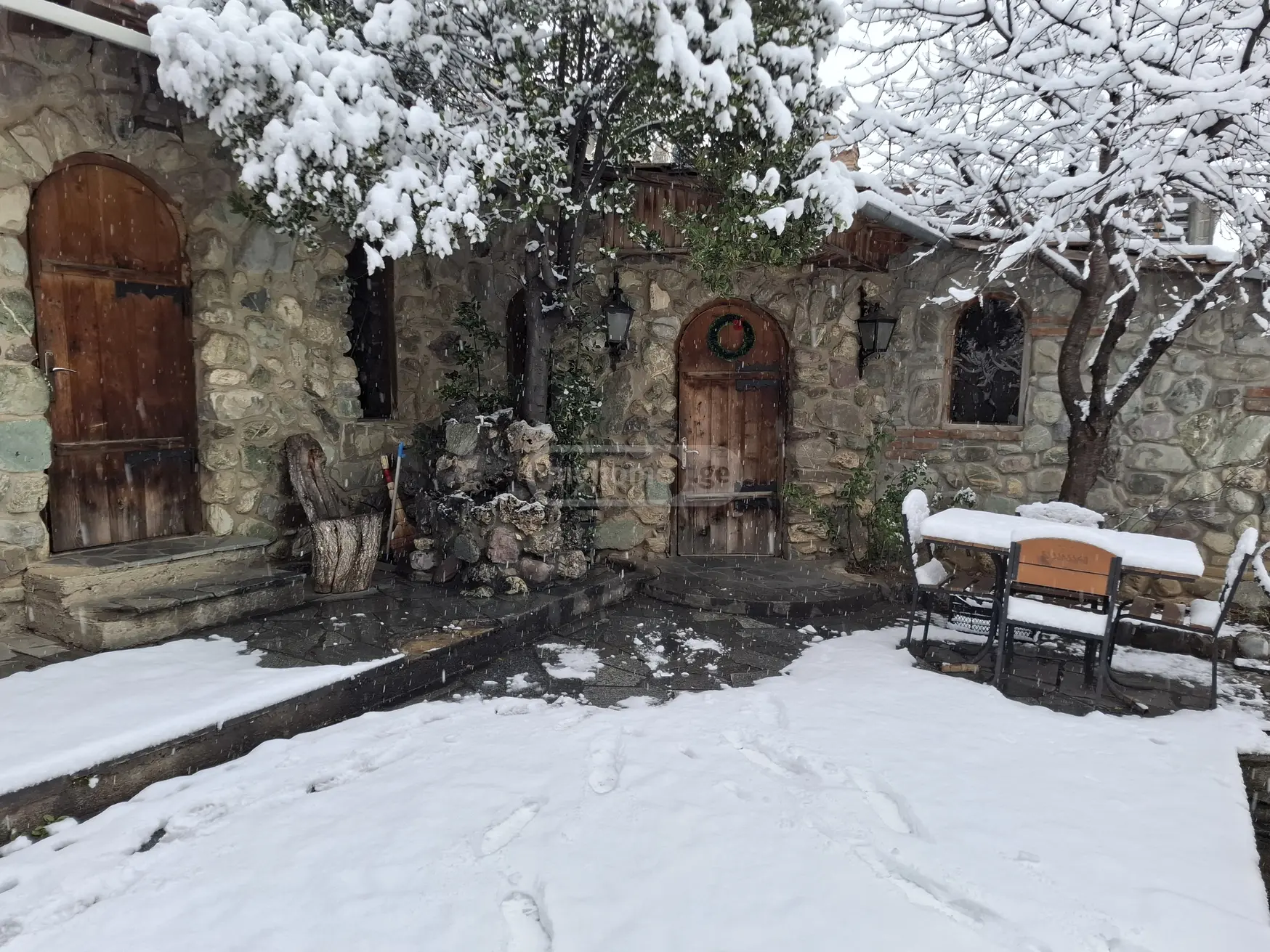 3 Room Private House Daily Rent In Avchala view 9