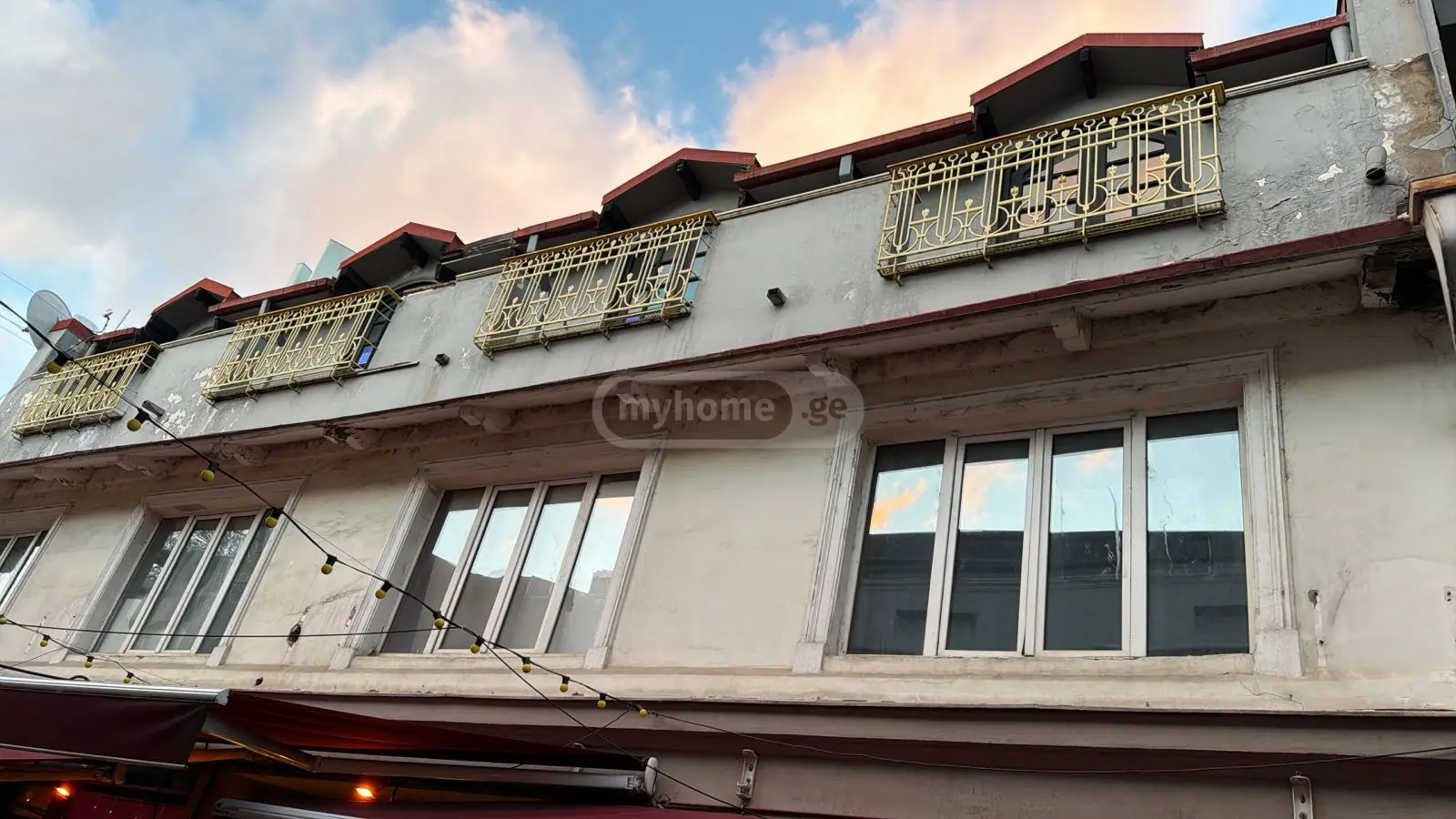 Full Building Commercial Area For Sale In Sololaki view 1