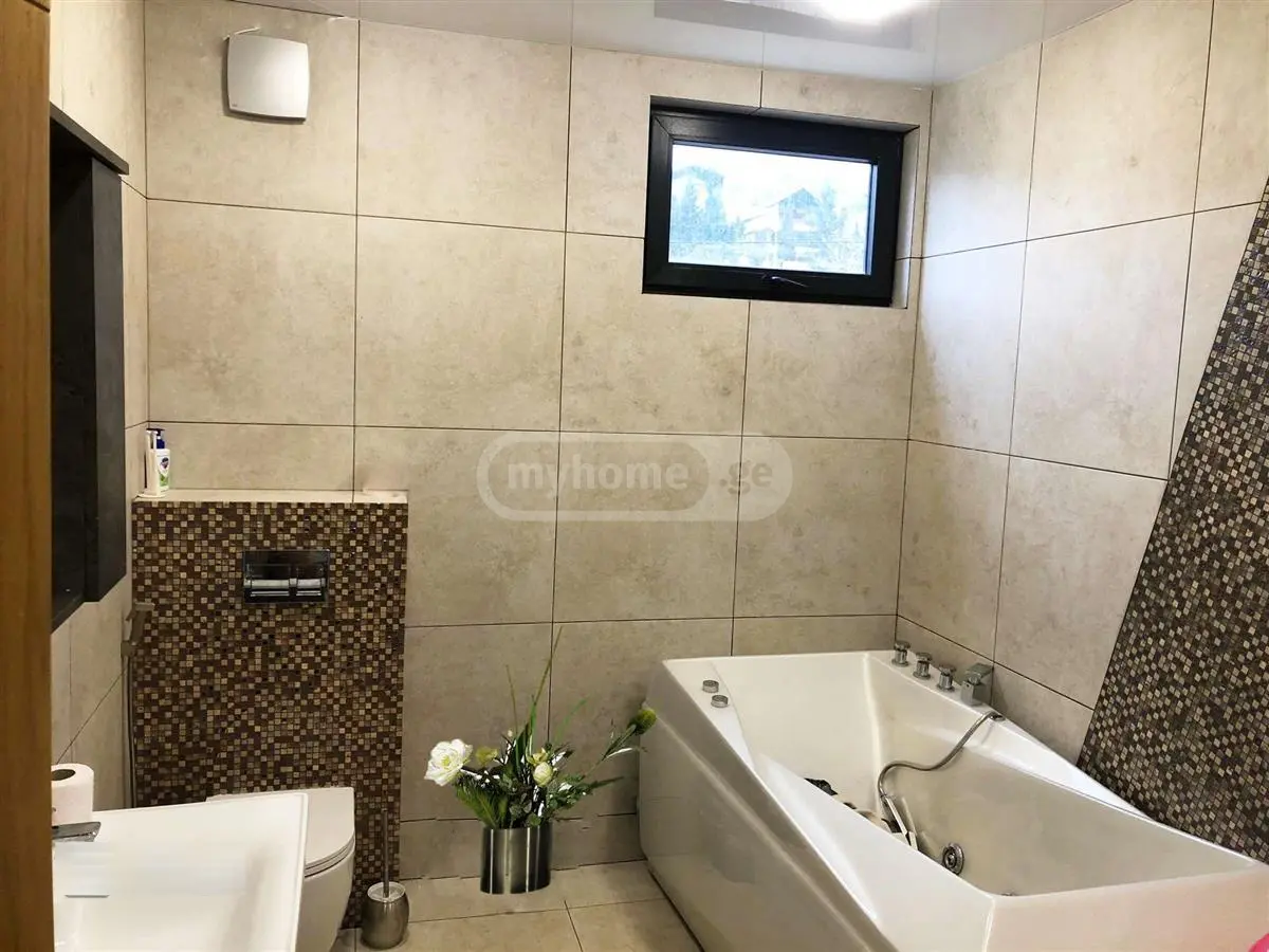 5 Room Private House For Rent In Vake view 10