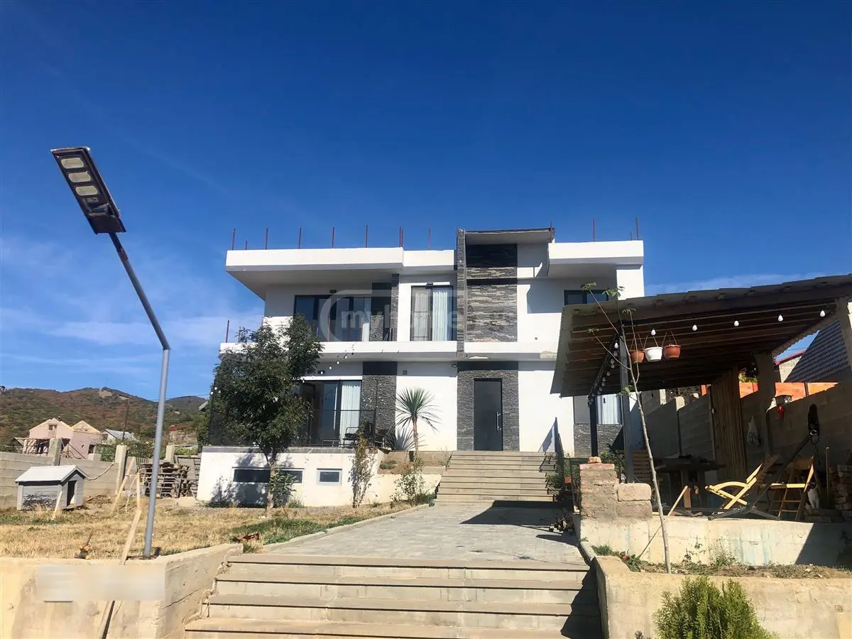 5 Room Private House For Rent In Vake view 1