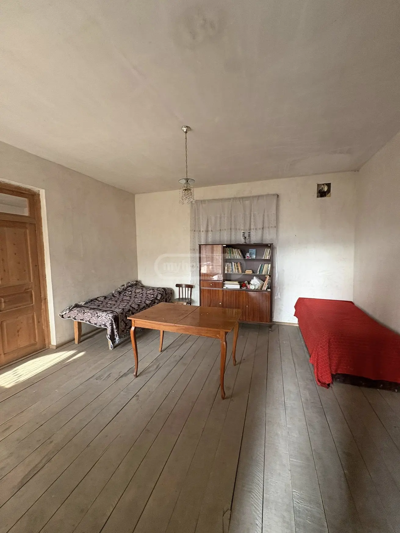 6 Room Private House For Sale view 4