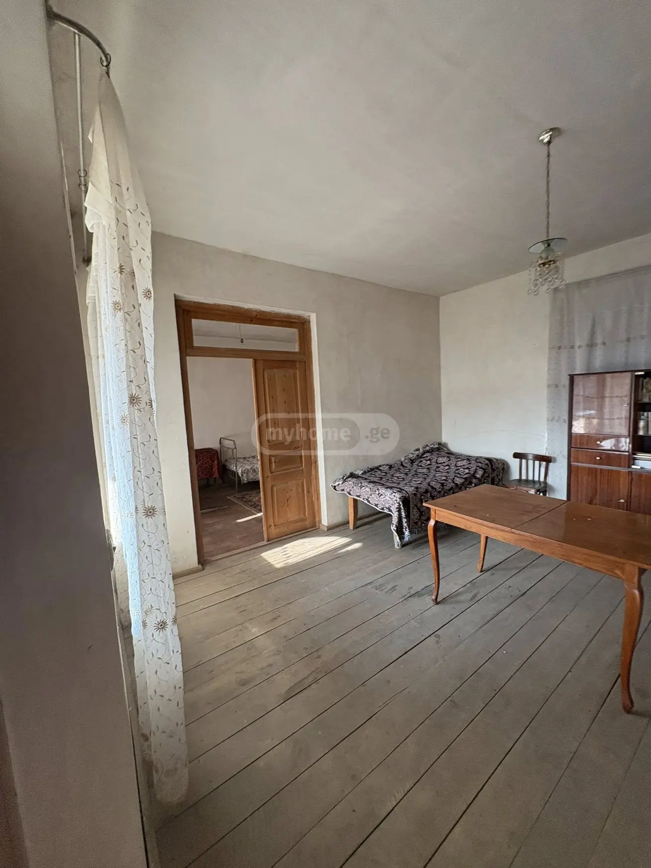 6 Room Private House For Sale view 3