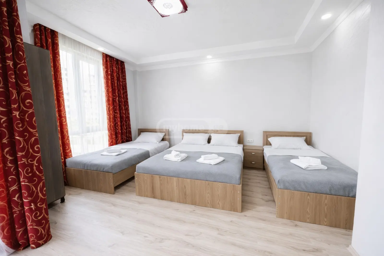 1 Room Hotel Daily Rent In Batumi view 2