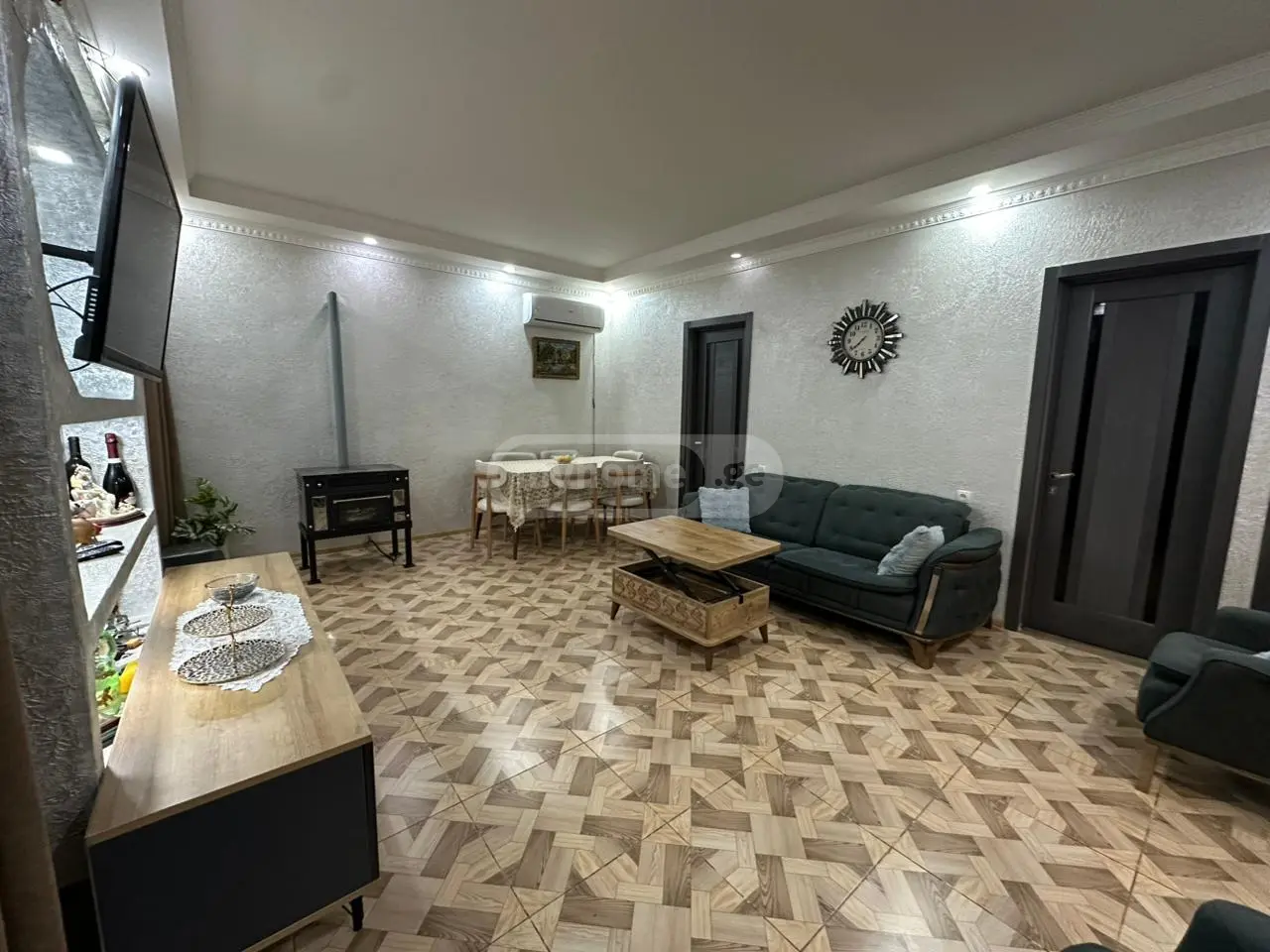 5 Room Private House For Sale view 3