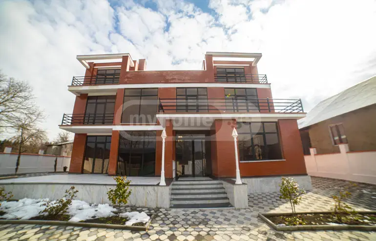 10+ Room Hotel For Sale In Borjomi view 1