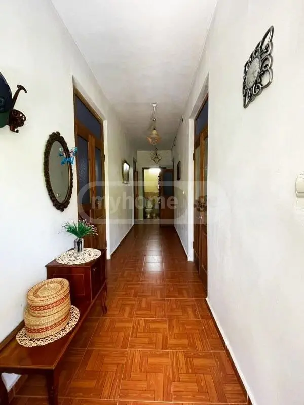 6 Room Private House For Sale view 2