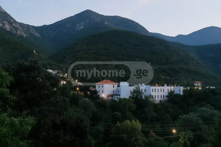 Продажа 9-комната Частный дом view 1