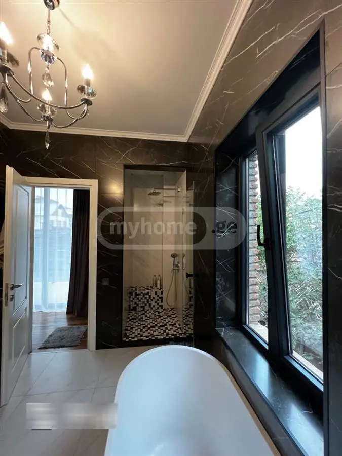6 Room Private House For Rent In Mtatsminda view 4