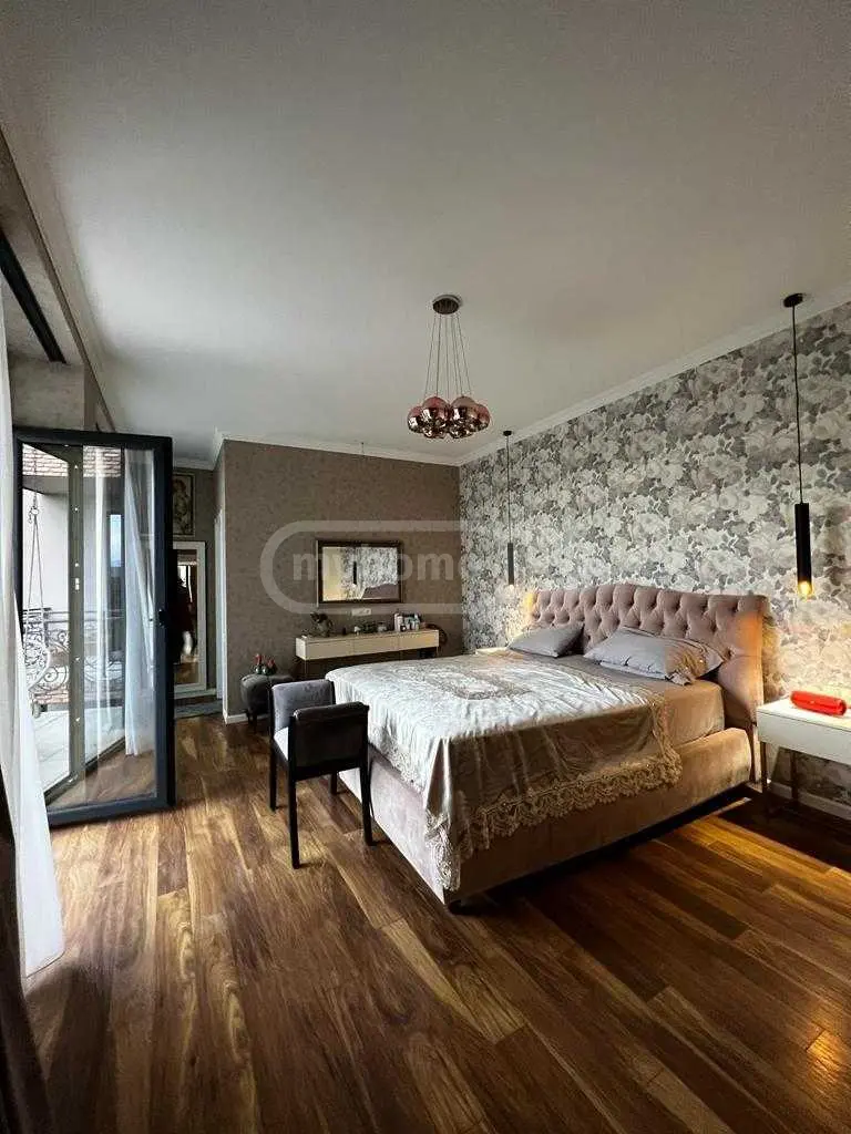 6 Room Private House For Rent In Mtatsminda view 5
