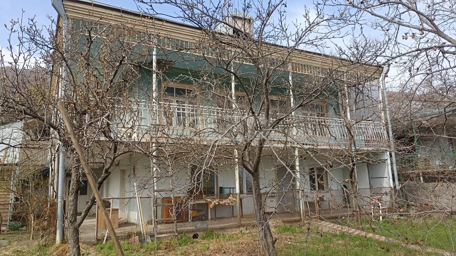 6 Room Private House For Sale view 1